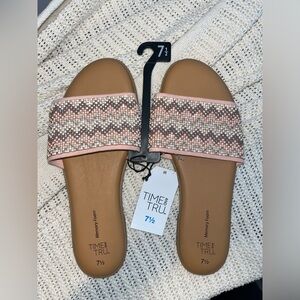 Women’s sandals